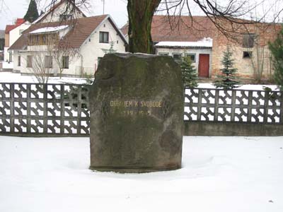 Libošovice – pomník obìtem 2. sv. války (072)