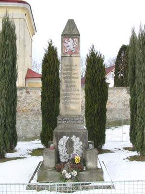 Osek – pomník obìtem 1. sv. války (099)